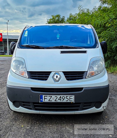 Samochód osobowy Renault Trafic (przebieg 230 tys. km) 